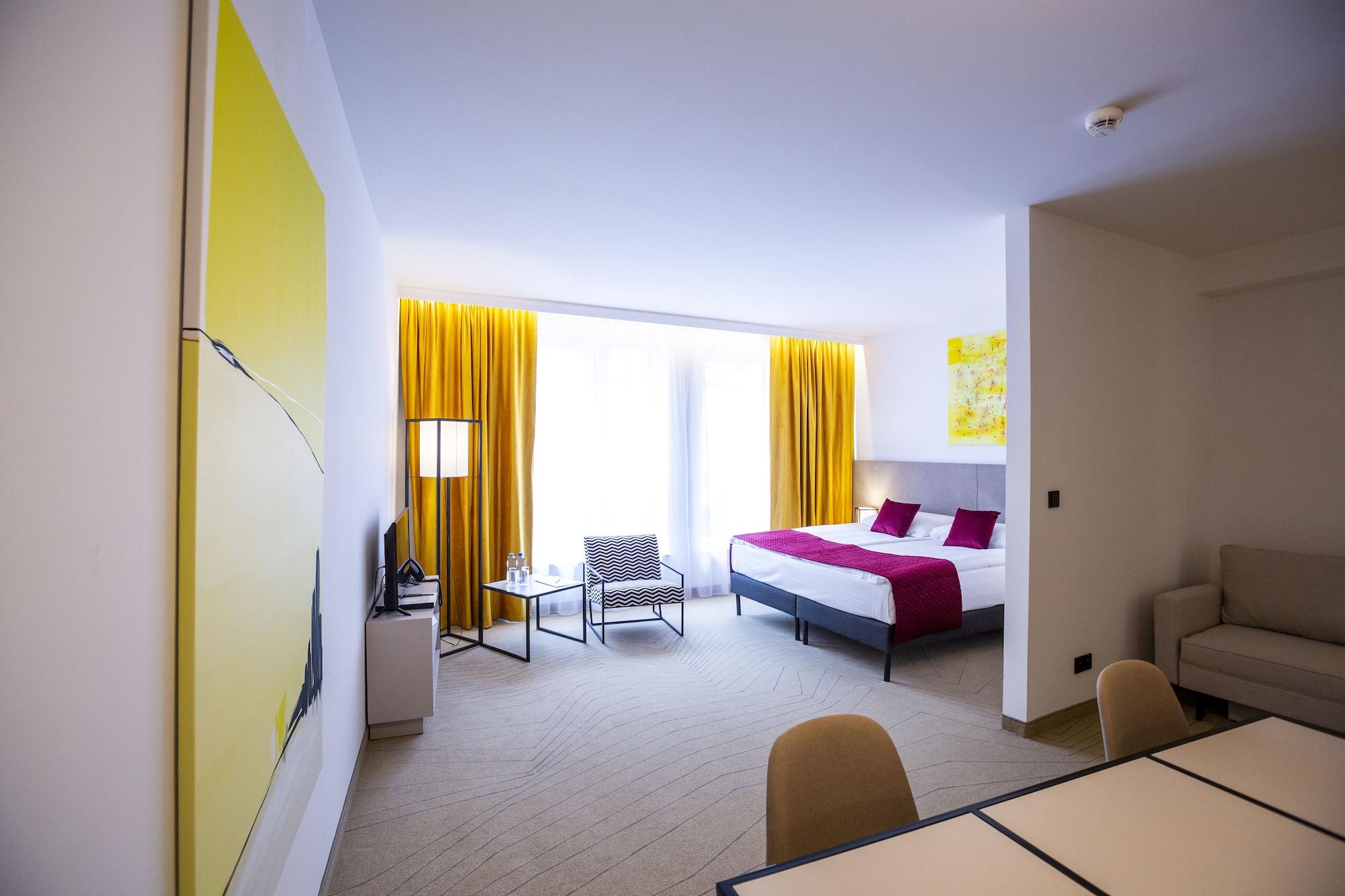 Arche Hotel Krakowska Varsavia Esterno foto